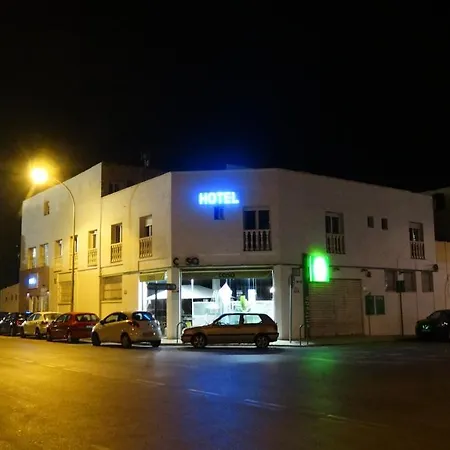 فندق Hotel Calpe كاليبي