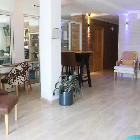 فندق Hotel Calpe 2*