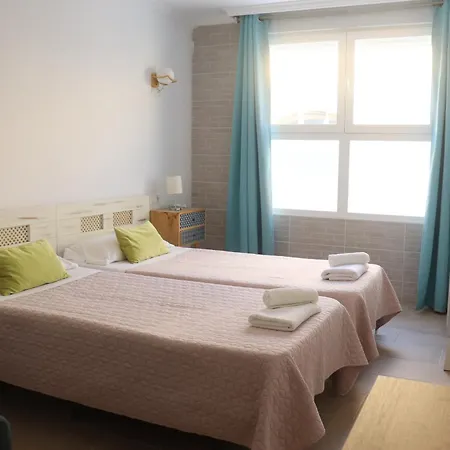 Hotel Calpe מלון 2*